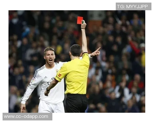 古利特直言佩德里拉拽维尼修斯应判红牌此举严重影响比赛公正性 古利特直言佩德里拉拽维尼修斯应判红牌此举严重影响比赛公正性