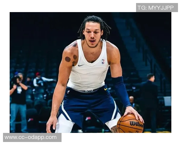 戈登高效表现三分球命中率惊人阿德尔曼称赞其聪明打球无勉强出手